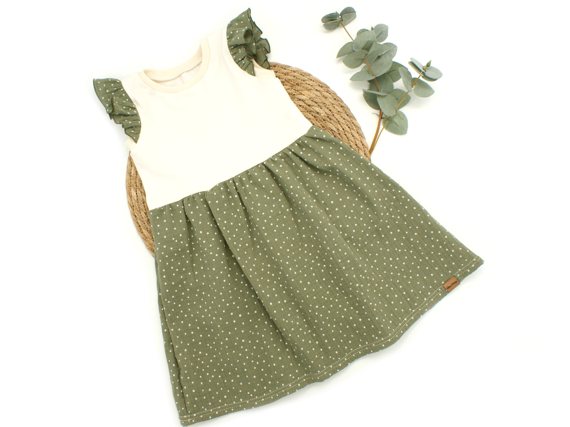 Musselin Kinderkleid mit Rüschen "Minidots" oliv creme