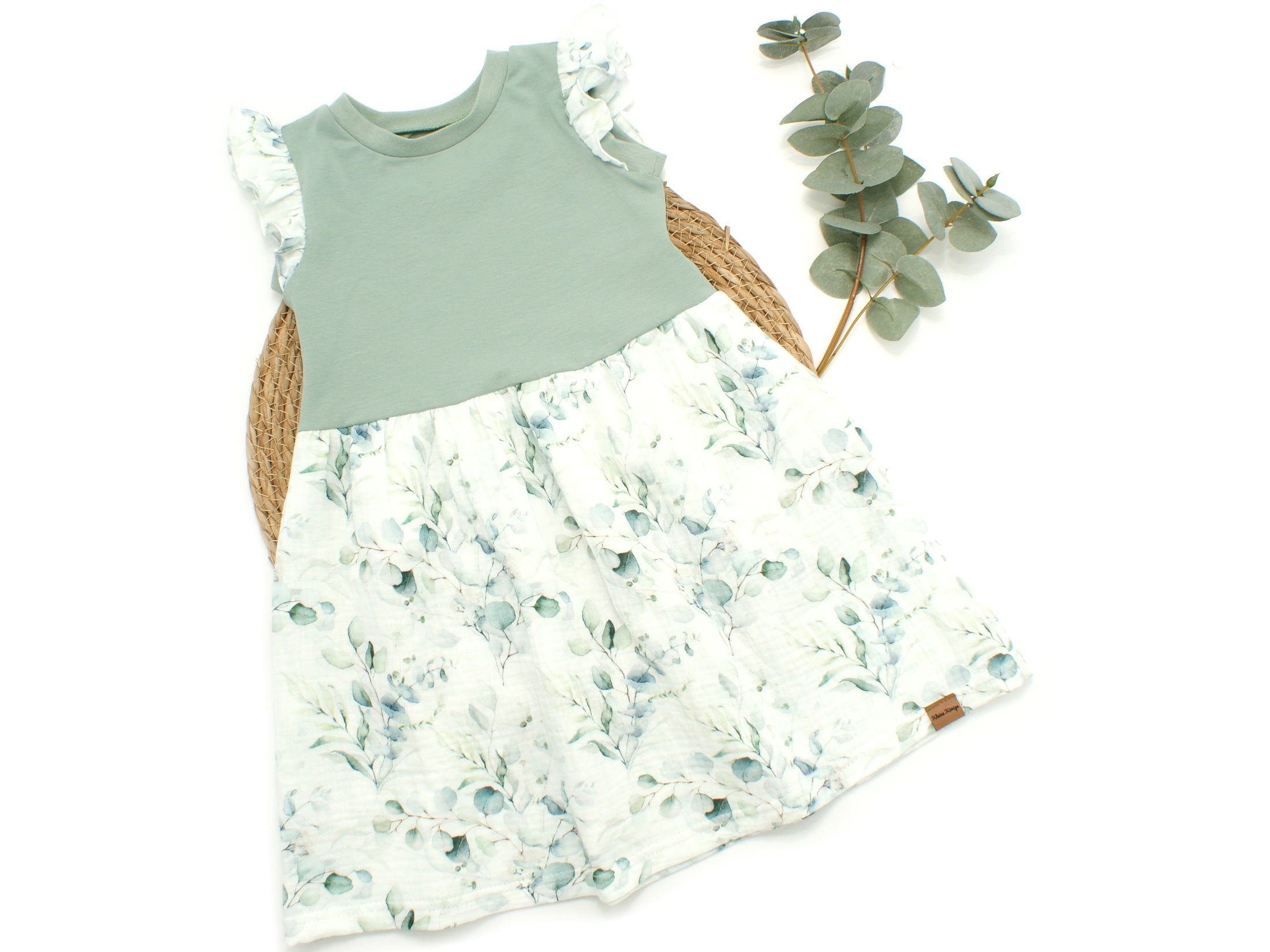 Musselin Kinderkleid mit Rüschen "Eukalyptus" mint weiß