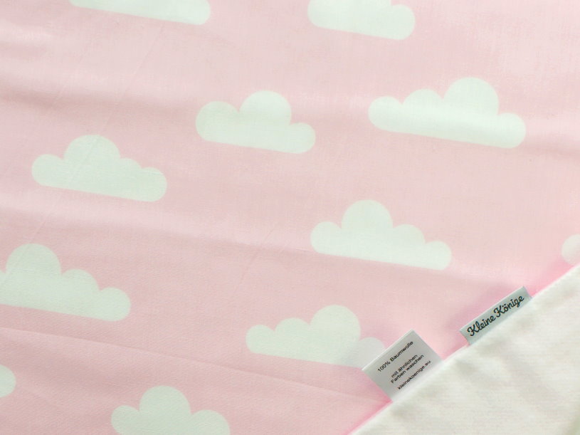 Babydecke "Wolken" rosa mit Namen bestickt